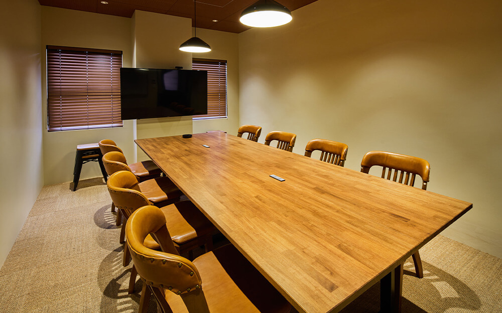 ROOTS SQUARE MEETING ROOM
