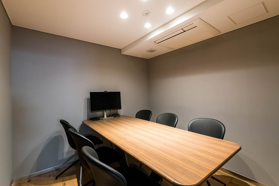 CONTRAL MEETING ROOM