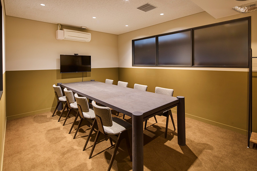 LANTIQUE BY IOQ MEETINGROOM