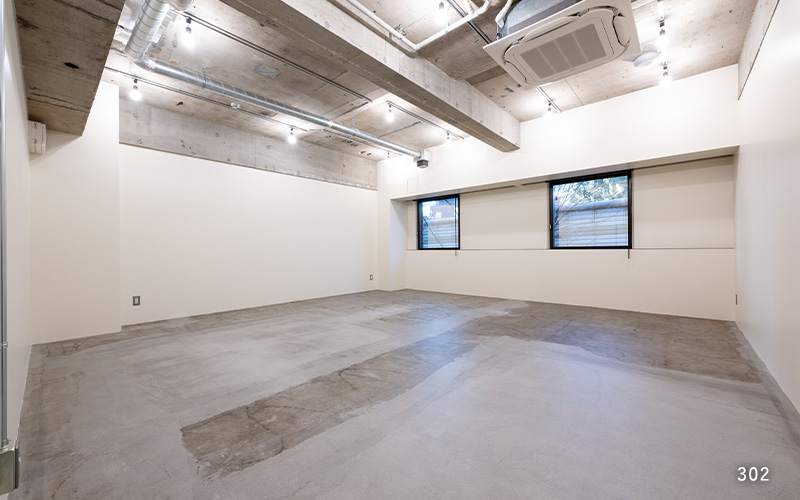 &CALM 302 Interior